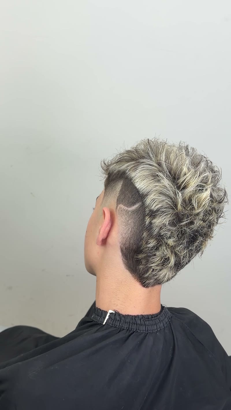 תלתלים כסופים עם עיצוב